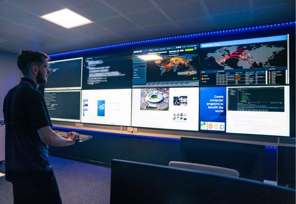 22-09-23 - Cyber Security Room-4 600x414 Cyber Security Room