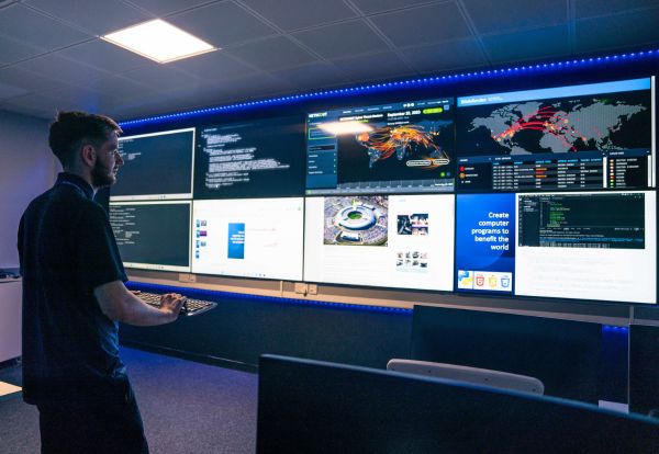 cyber security room 600 x 414 Cyber-security-room-burnley-college